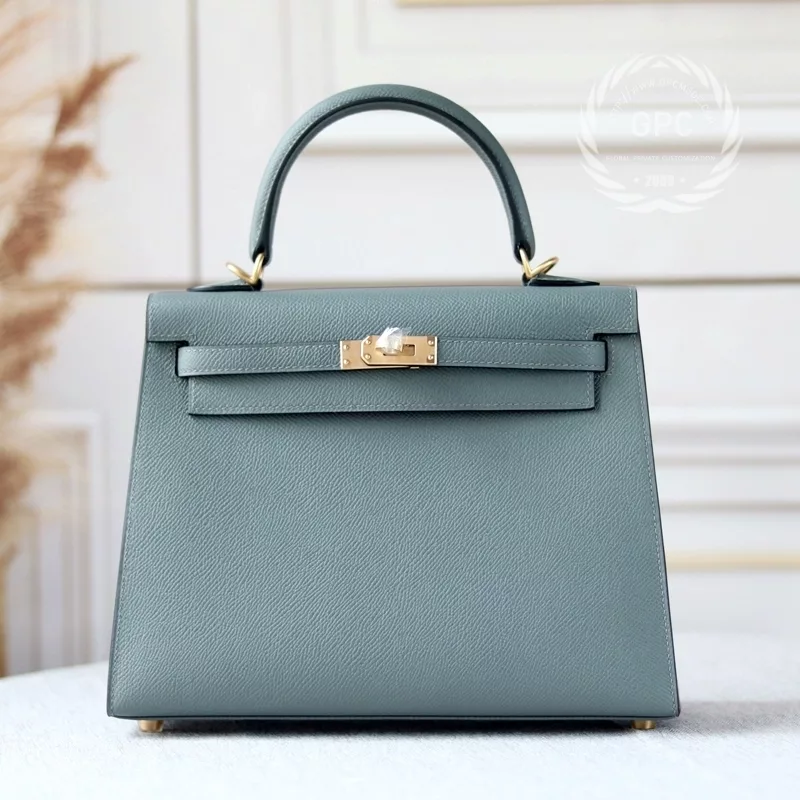 c63 vert amanda epsom and gris asphalte interior Kelly 25 with brushed GHW