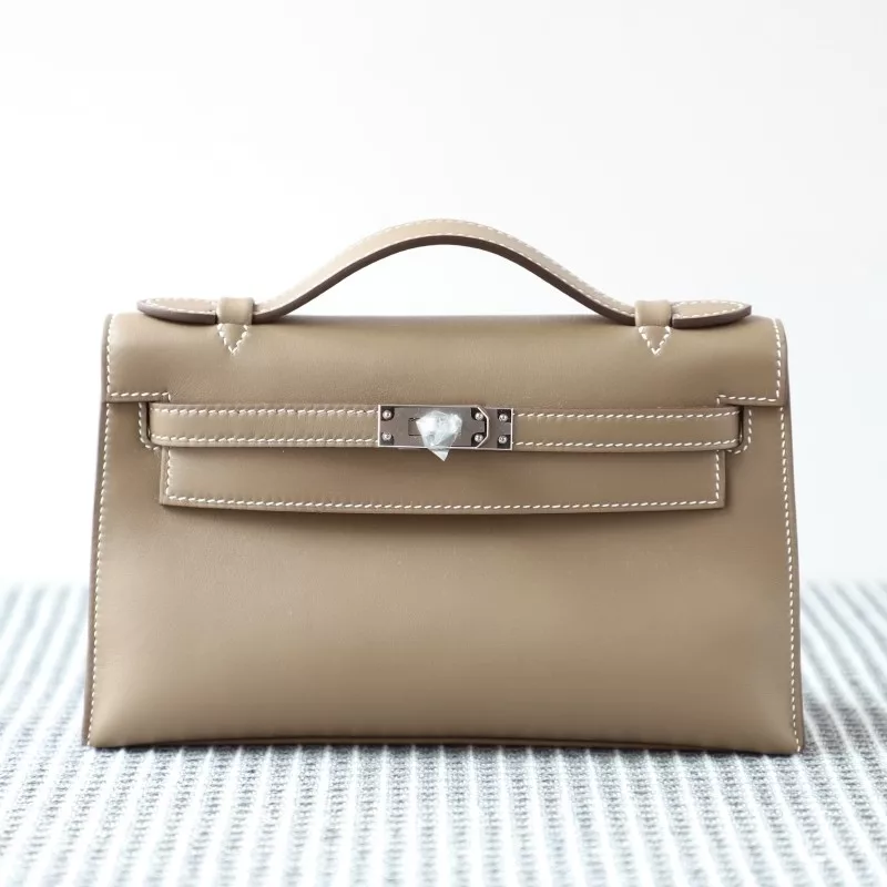 CK18 etoupe KELLY POCHETTE SWIFT WITH PHW