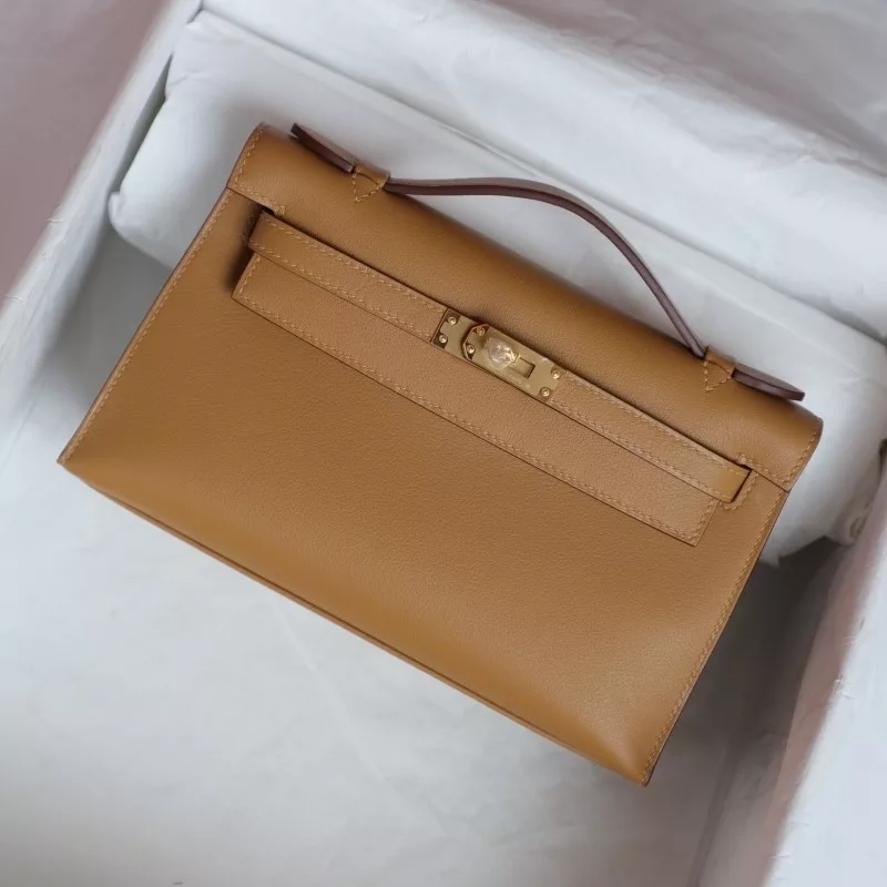 4B Biscuit  swift kelly pochette with Ghw