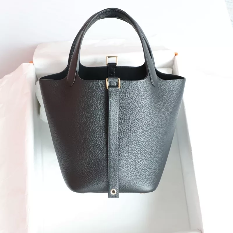 CK89 Noir Clemence Picotin Lock 18 With Ghw