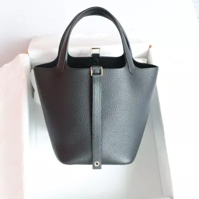 CK89 Noir Clemence Picotin Lock 18 With Ghw
