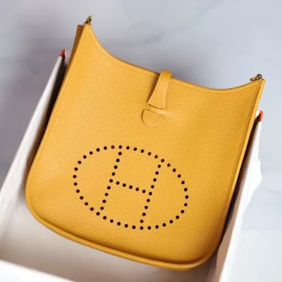 9D Jaune Amber clemence evelyne PM with phw