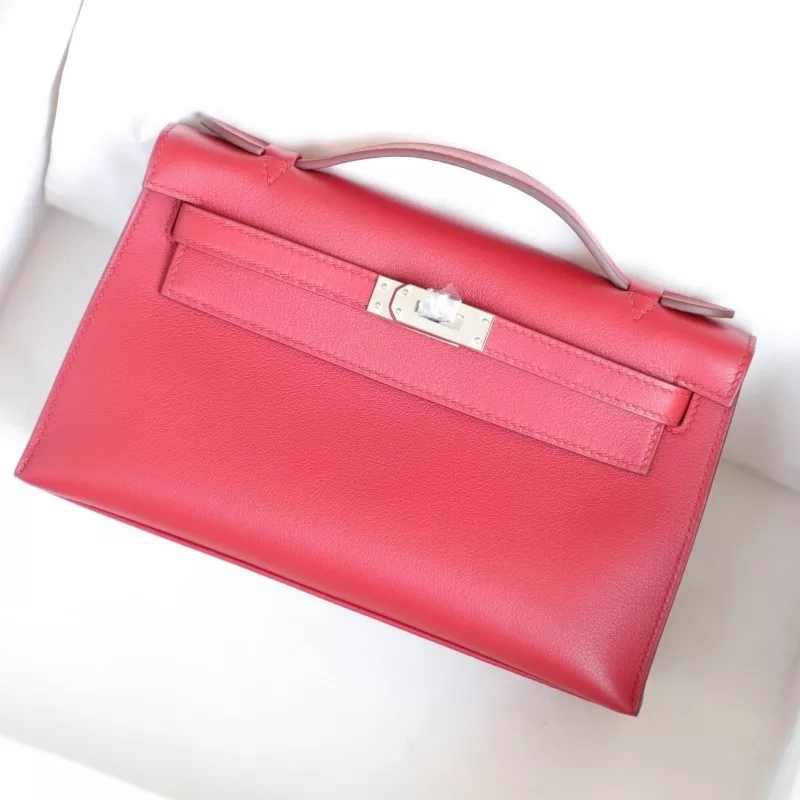 q5 rouge casaque swift kelly pochette with phw