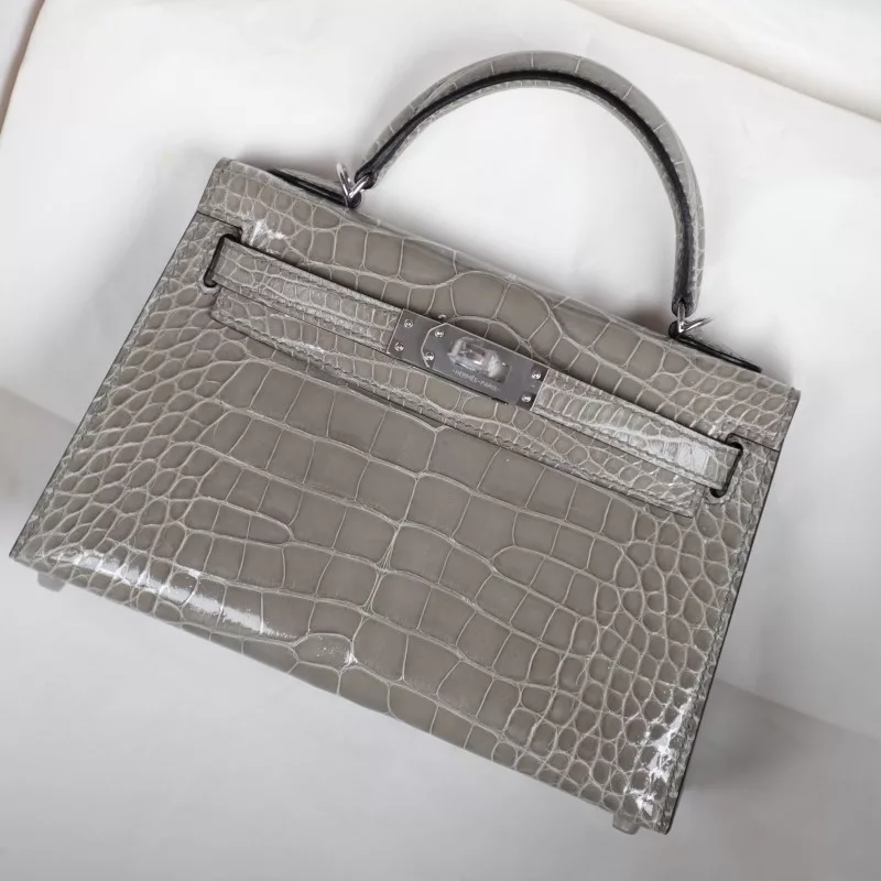 c81 gris tourterelle aligator kelly mini II with phw