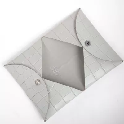 c80 gris pearl nilo crocodile matte calvi card holder