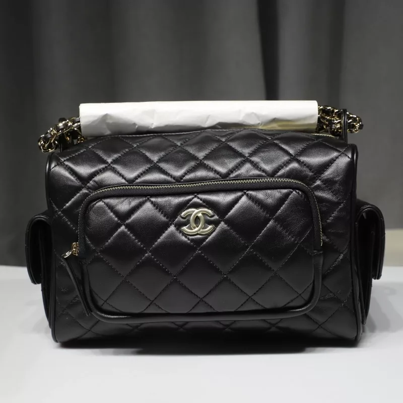 Chanel 24K CAMERA CASE Shiny Crumpled Lambskin & Gold-Tone Metal 18*24*17cm