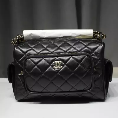 Chanel 24K CAMERA CASE Shiny Crumpled Lambskin & Gold-Tone Metal 18*24*17cm