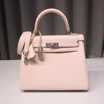 09 Mauve pale clemence and craie interior kelly 25 phw
