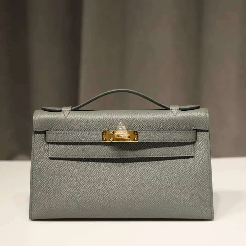 C63 vert amande Epsom Kelly Pochette With GHW