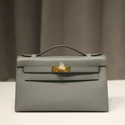 C63 vert amande Epsom Kelly Pochette With GHW