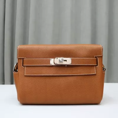 C37 GOLD Kelly Messenger Barenia With Phw