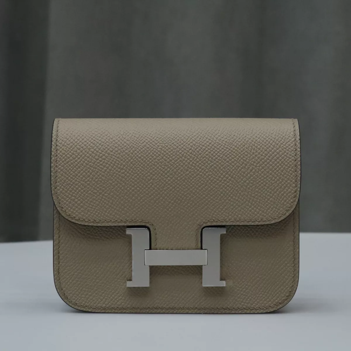 c81 gris tourterelle epsom constance slim with PHW