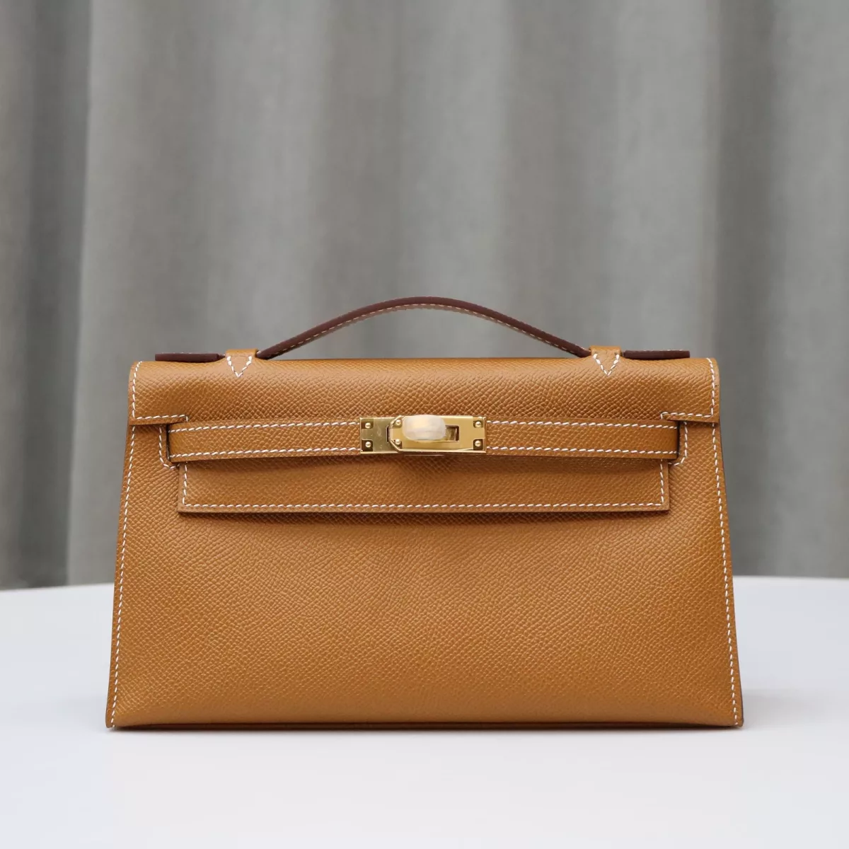 C37 GOLD epsom kelly pochette with ghw