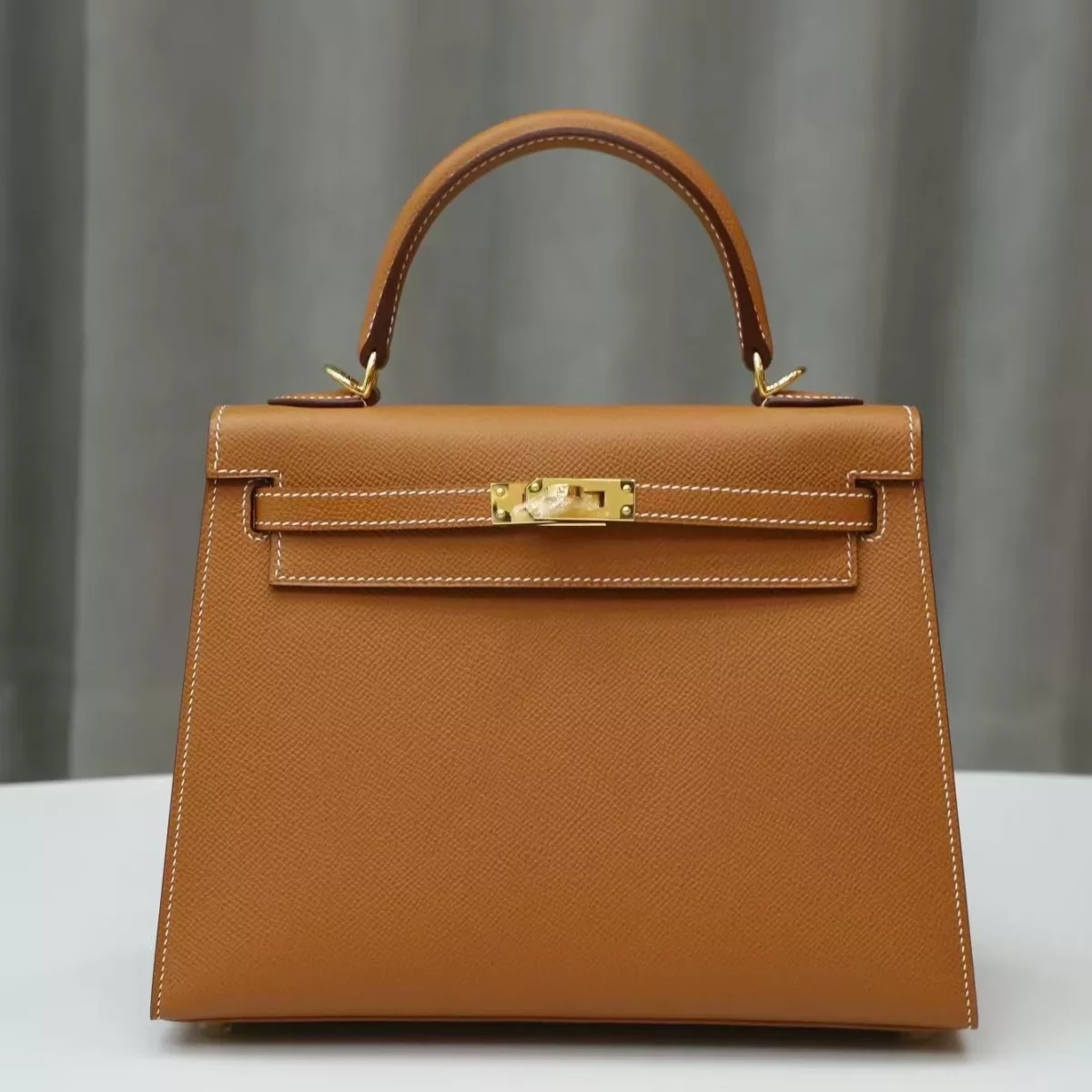 C37 GOLD epsom kelly 25 sellier with ghw
