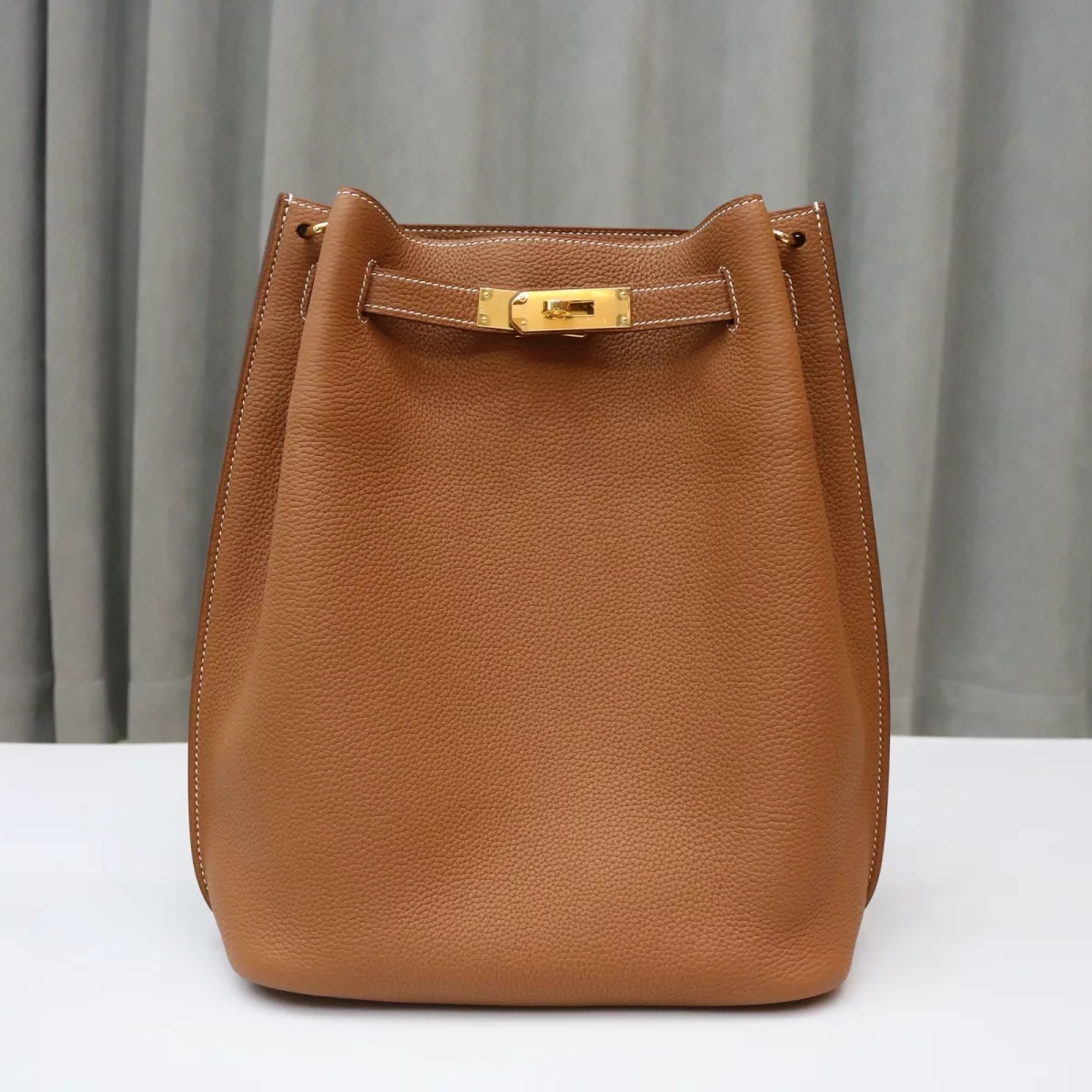 C37 GOLD clemence so kelly 22 with GHW
