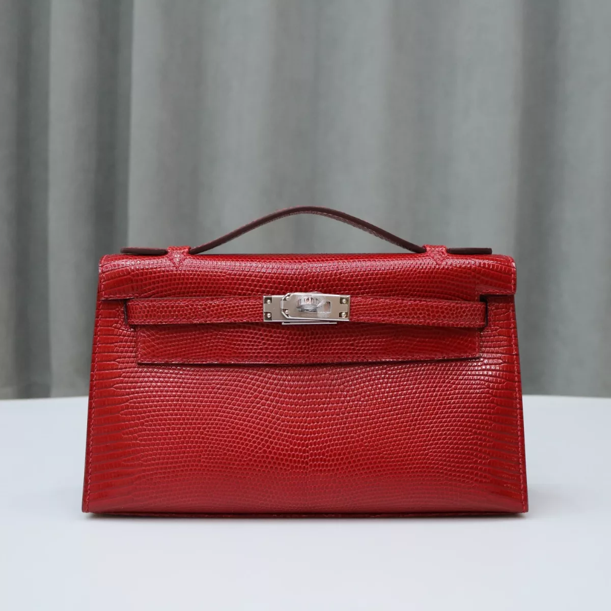 Q5 rouge casaque lizard kelly pochette with Phw