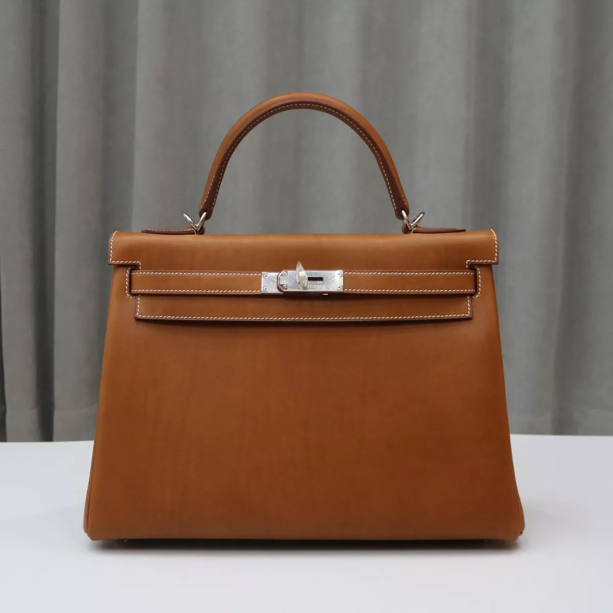 c37 gold barenia fauve Kelly 32 with phw
