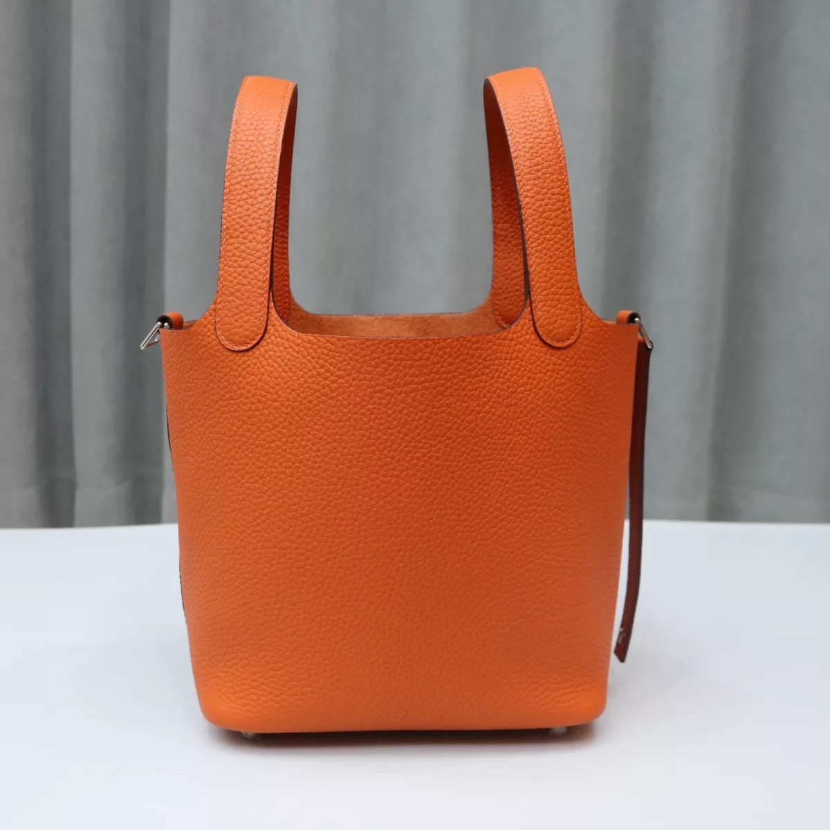 Orange clemence picotin lock 18cm with phw