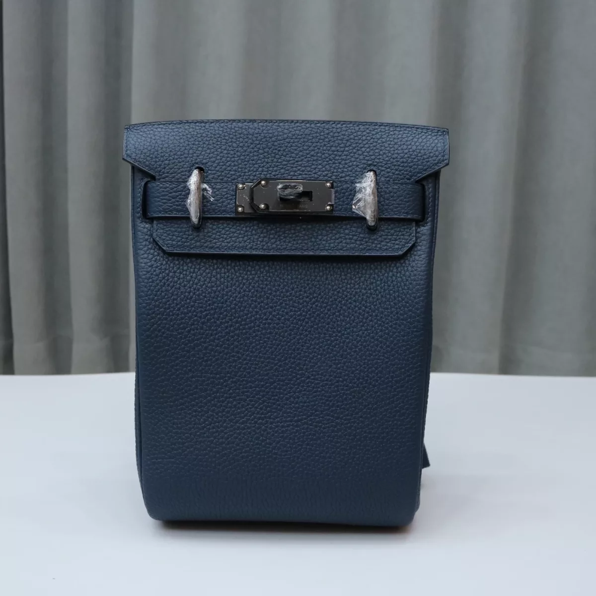7P BIue Prusse/ 9i magnolia interior clemence Hac A Doc With so black hardware