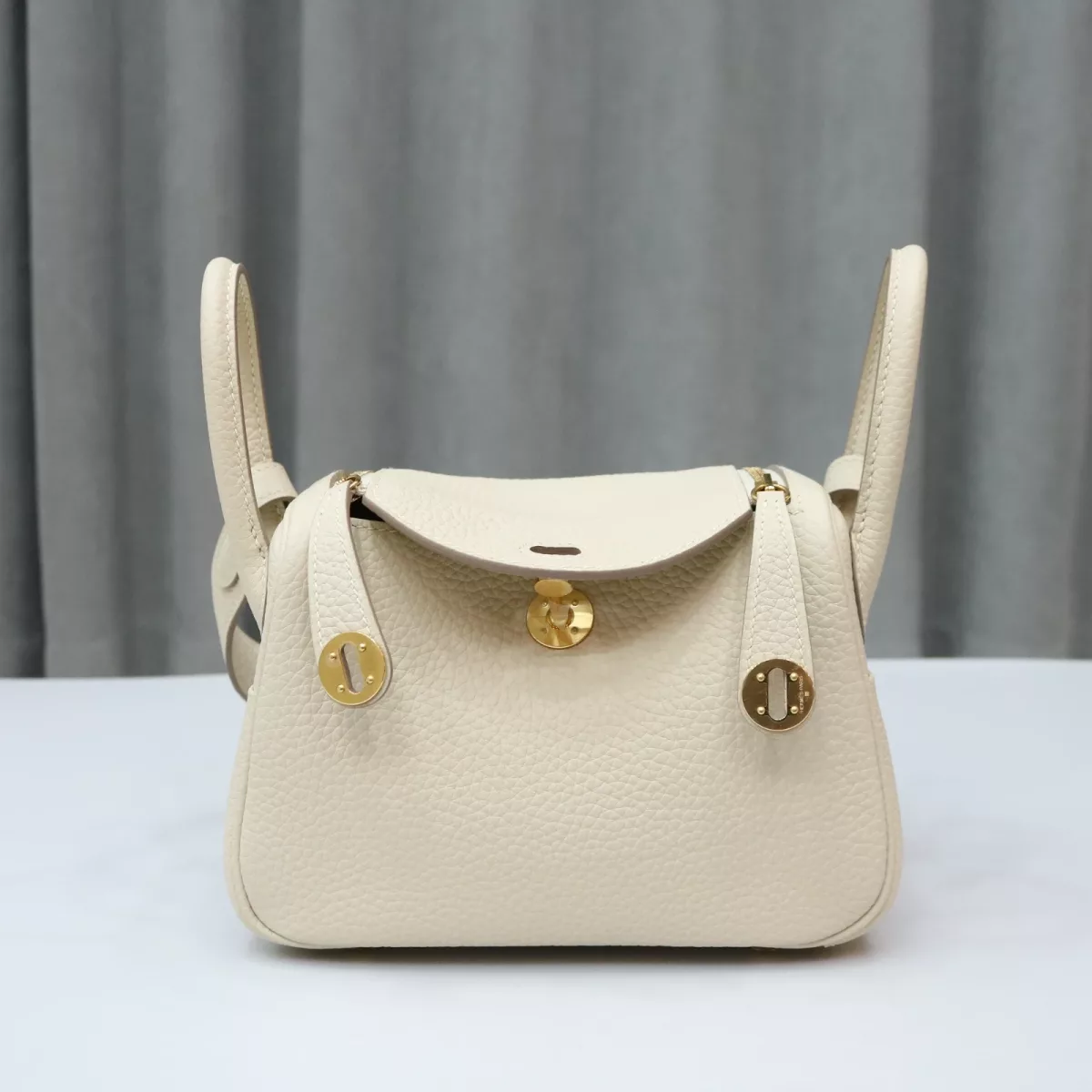 C10 Craie Clemence Mini Lindy With GHW