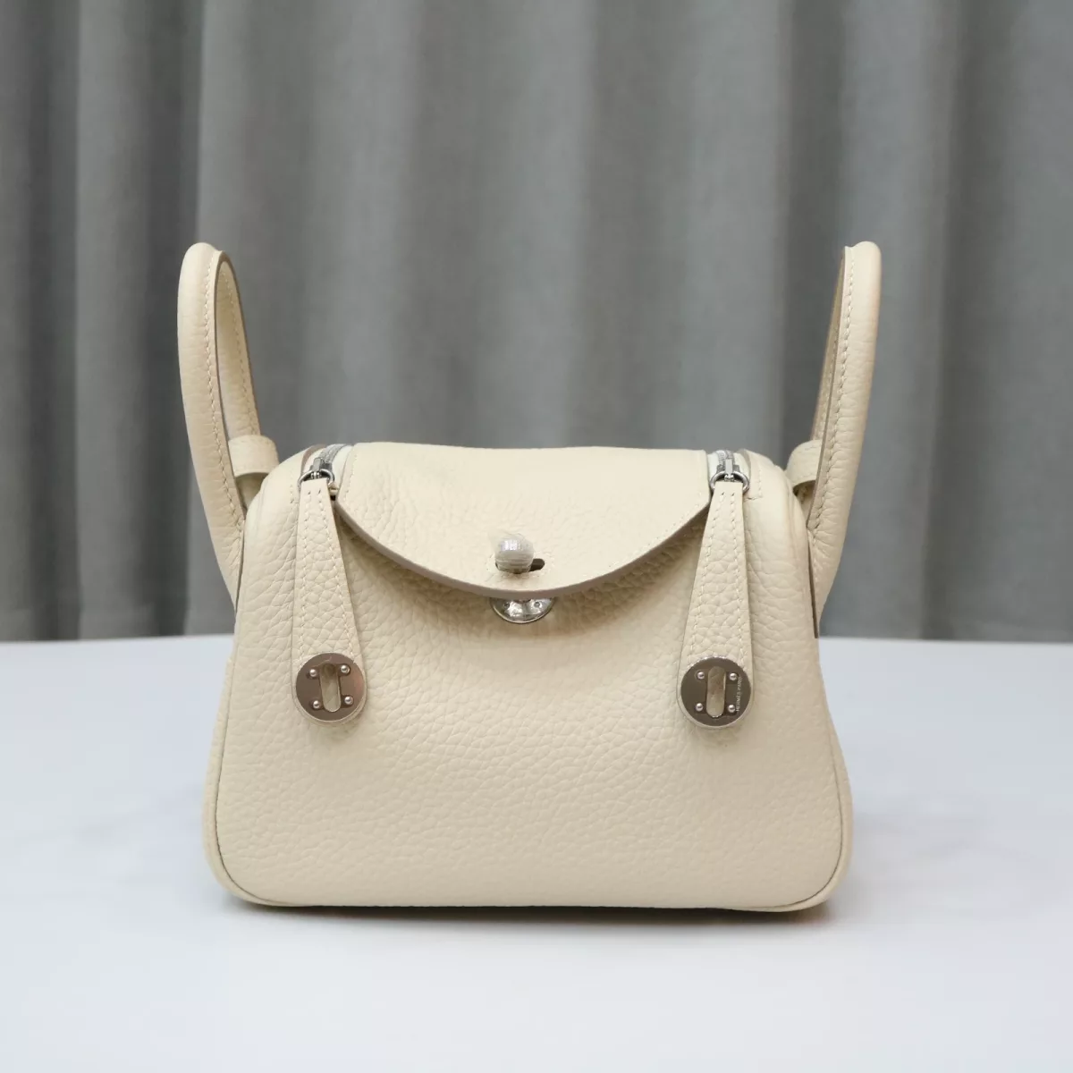 C10 Craie Clemence Mini Lindy With PHW