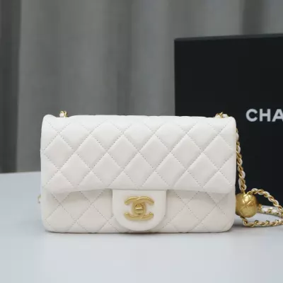 Chanel mini 20cm white Lambskin Gold Hardware size:20✖12✖6cm